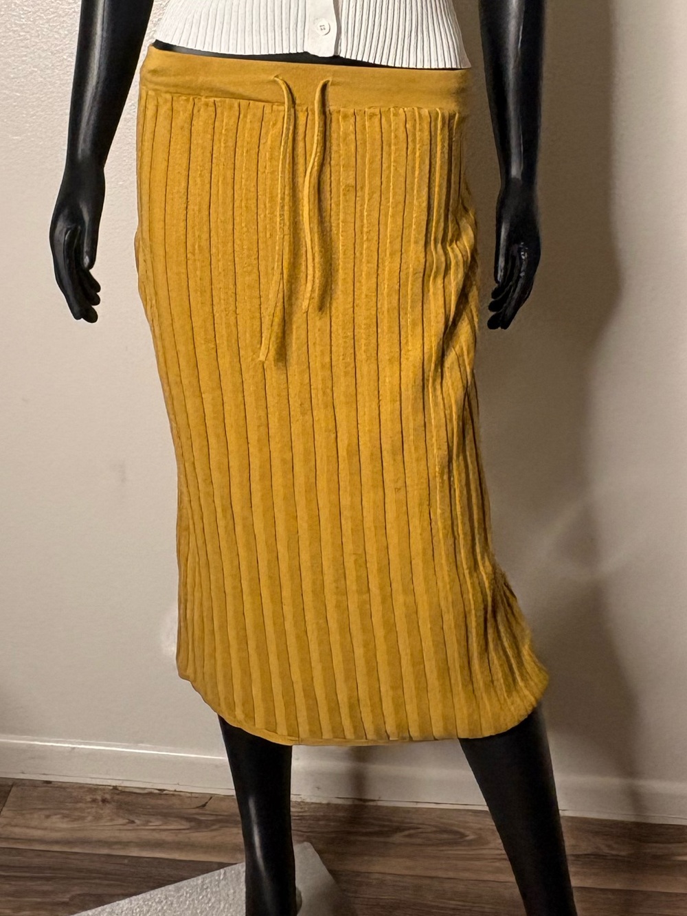 “ INDUSTRY “By Anthropologie Ribbed Drawstring Midi Skirt in Mustard Yellow SMAL